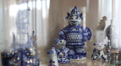 Русские народные промыслы. Гжель Русские народные промыслы. Гжель